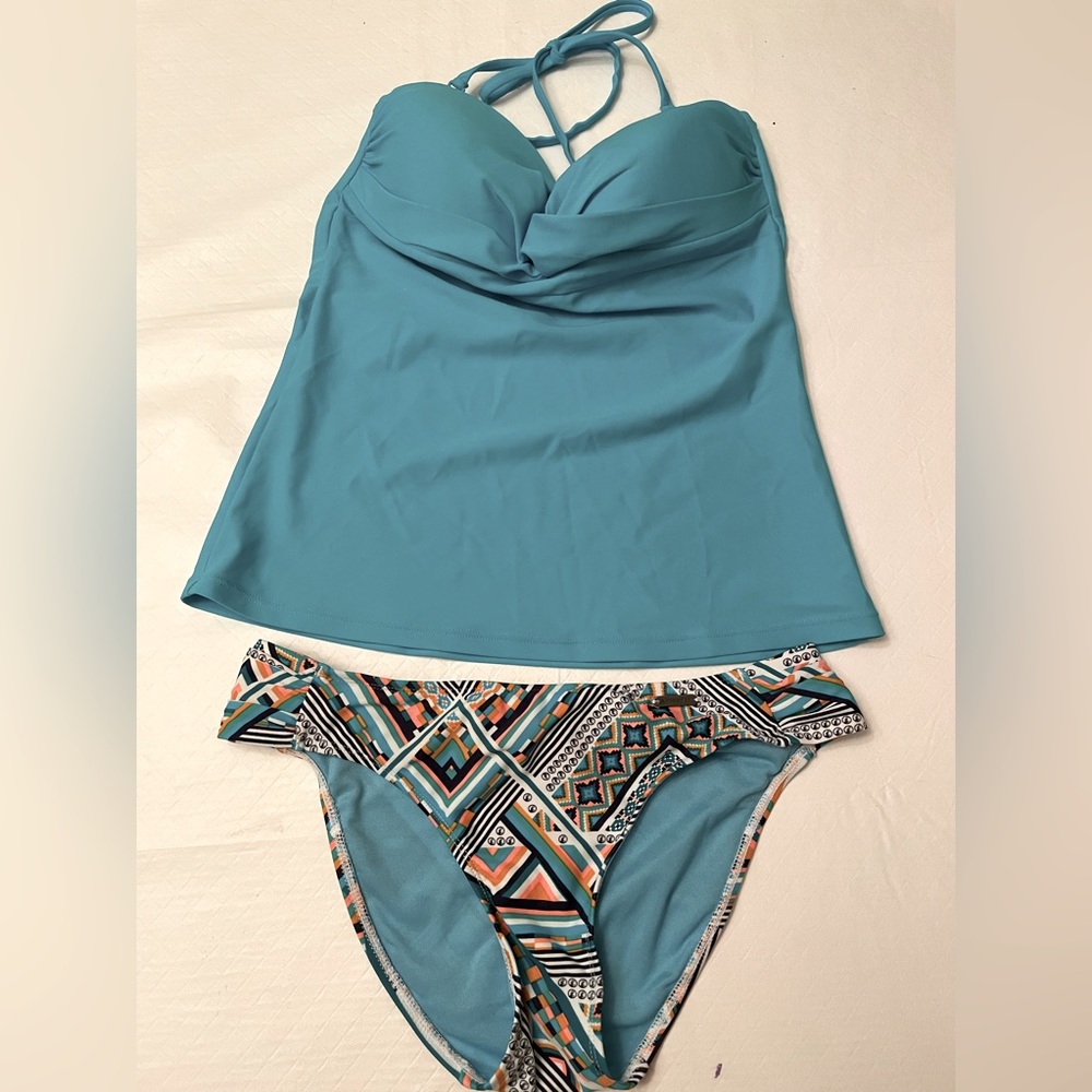 Fire Fly two piece tankini set in turquoise. Small bottoms / medium Top.